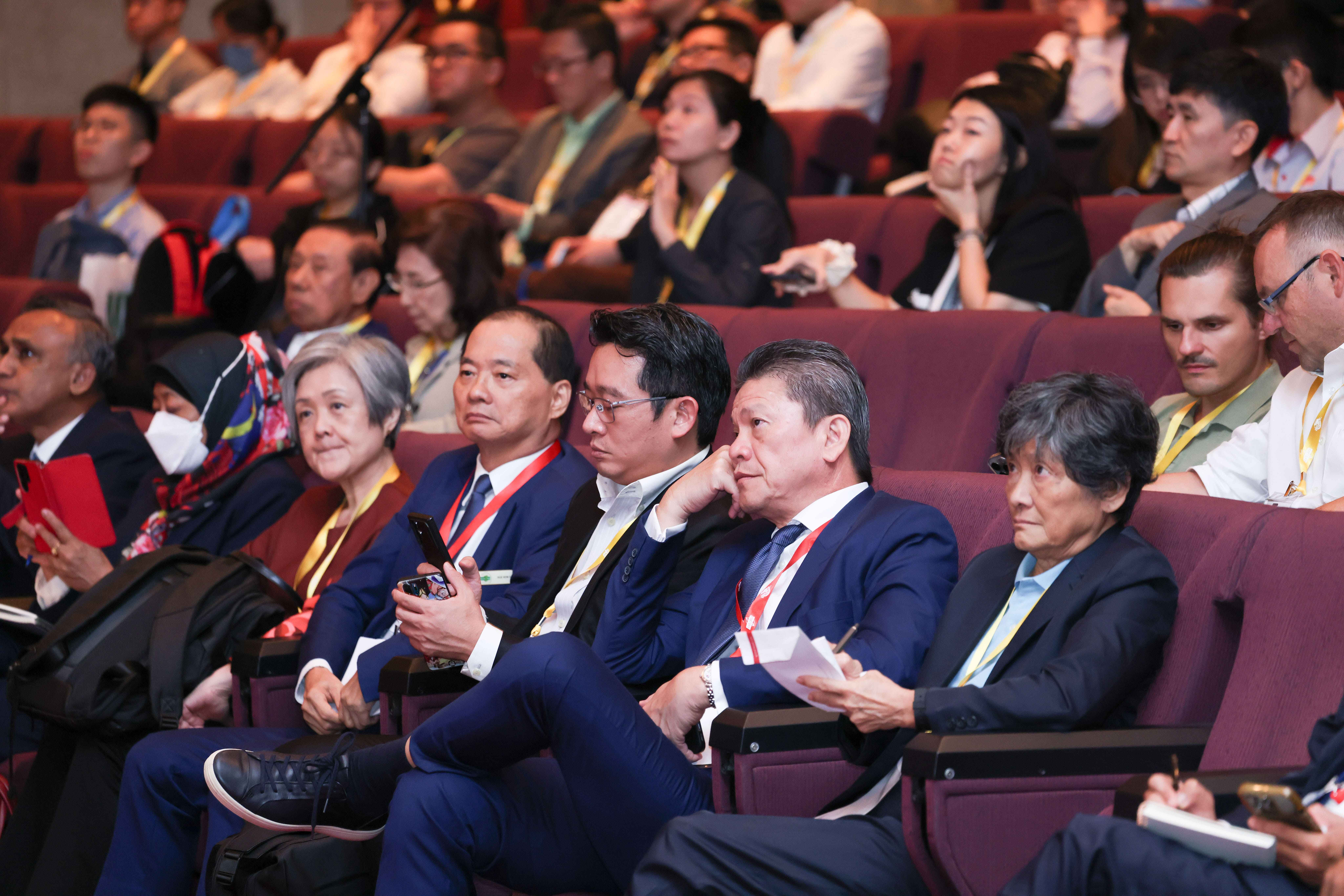 6 Conference (1008)